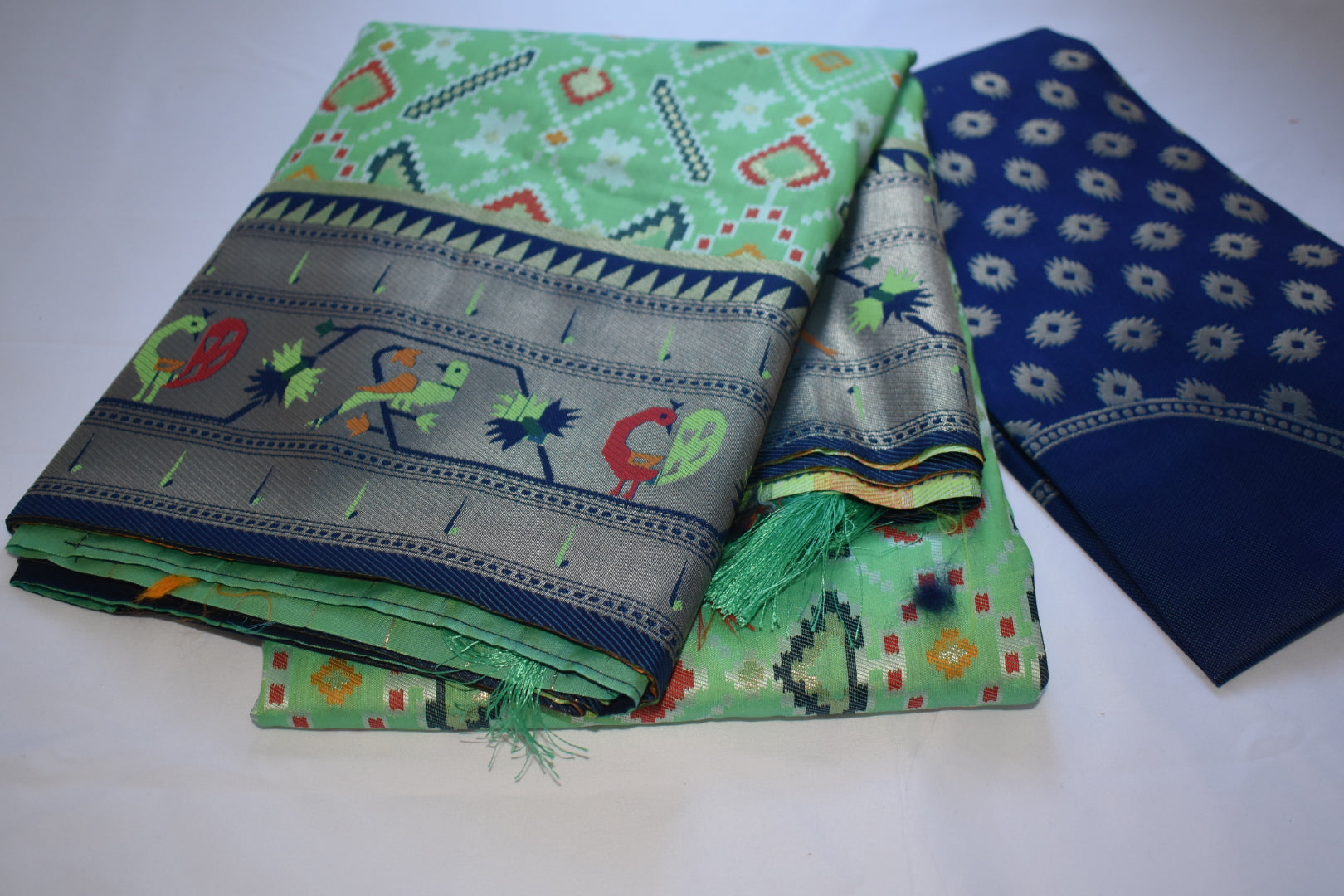 Green III Color - Silk Patola Kanjipuram Saree - Silk Zari Thread - Contrast Border