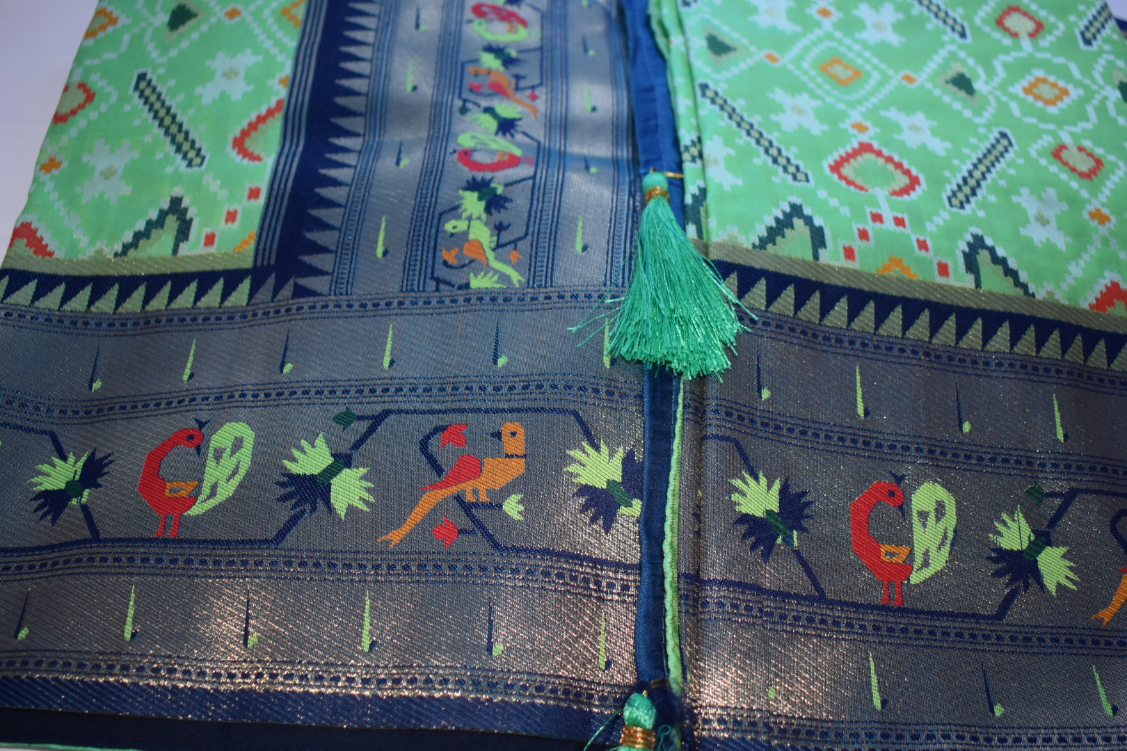 Green III Color - Silk Patola Kanjipuram Saree - Silk Zari Thread - Contrast Border