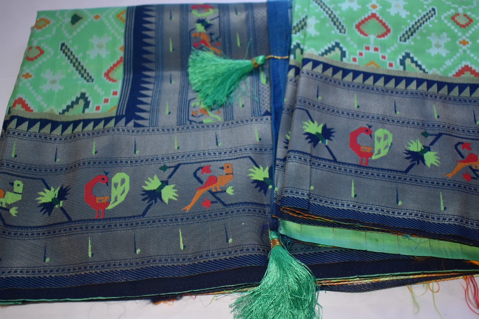 Green III Color - Silk Patola Kanjipuram Saree - Silk Zari Thread - Contrast Border
