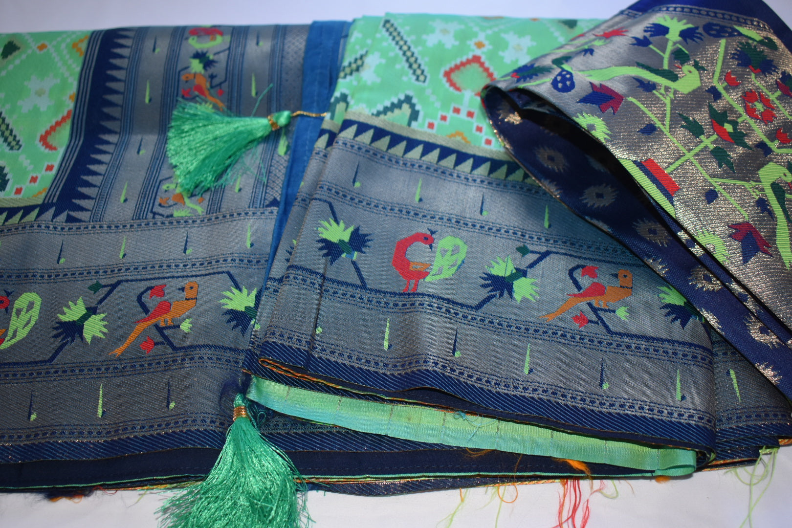 Green III Color - Silk Patola Kanjipuram Saree - Silk Zari Thread - Contrast Border