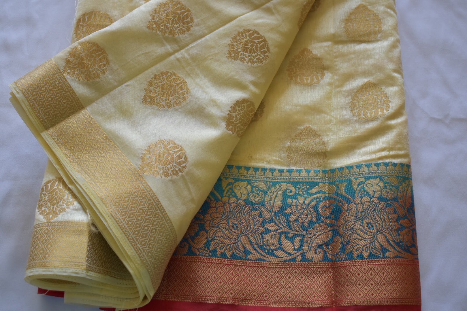 Soft Silk Saree - Cream Color Two-Tone Color Border - Pure Silk Saree - Floral Zari Design