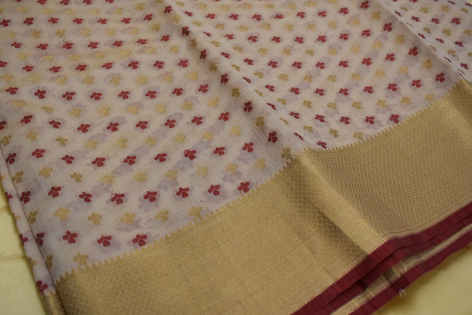 Cream Red Color - Chandheri Silk Saree - Silk Zari And Thread - Modern Small Motif pattern