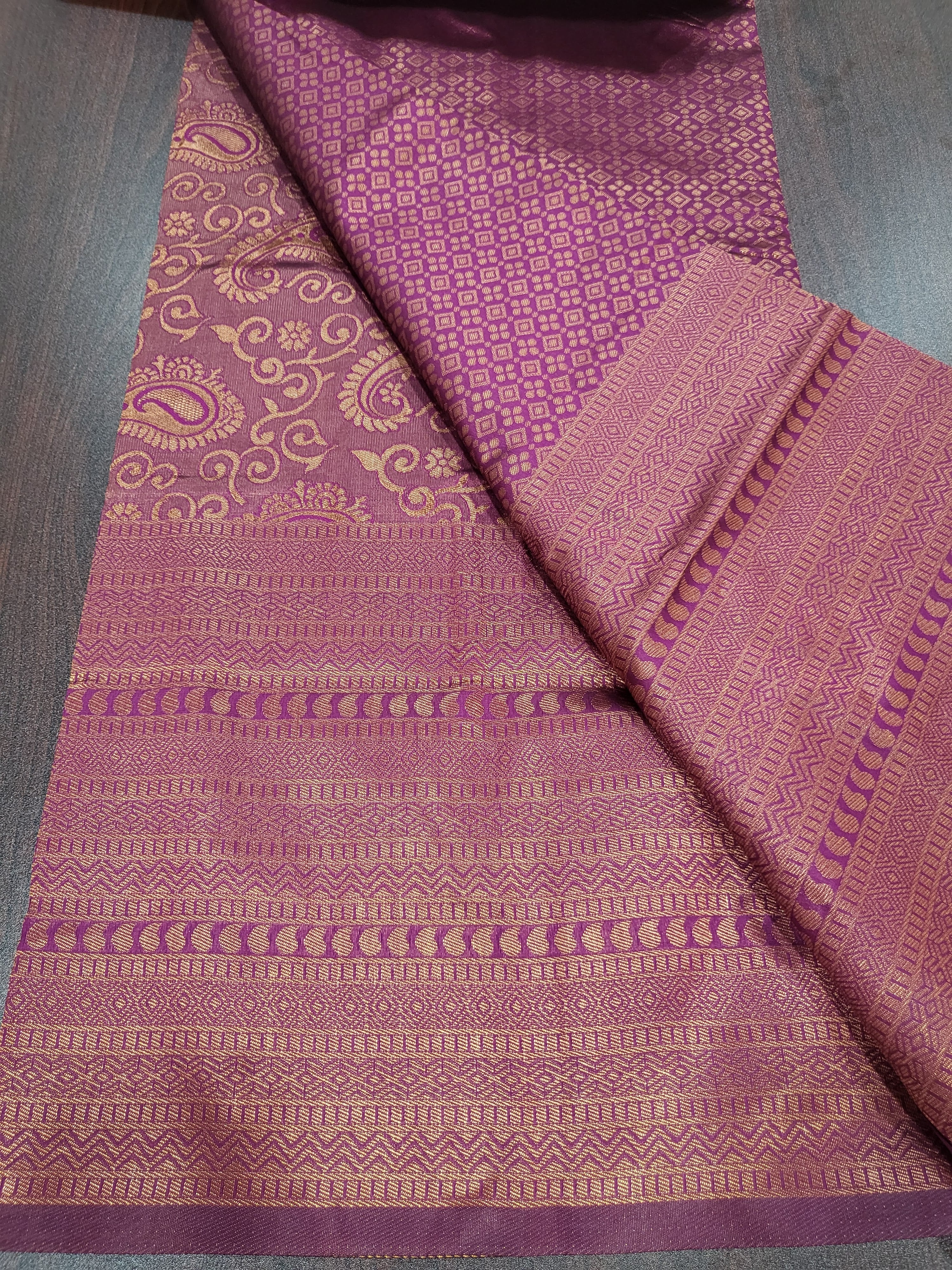 Silk Blend Butta Motif saree Light weight with Rose Gold Copper silk threads with detailed Pallu and border