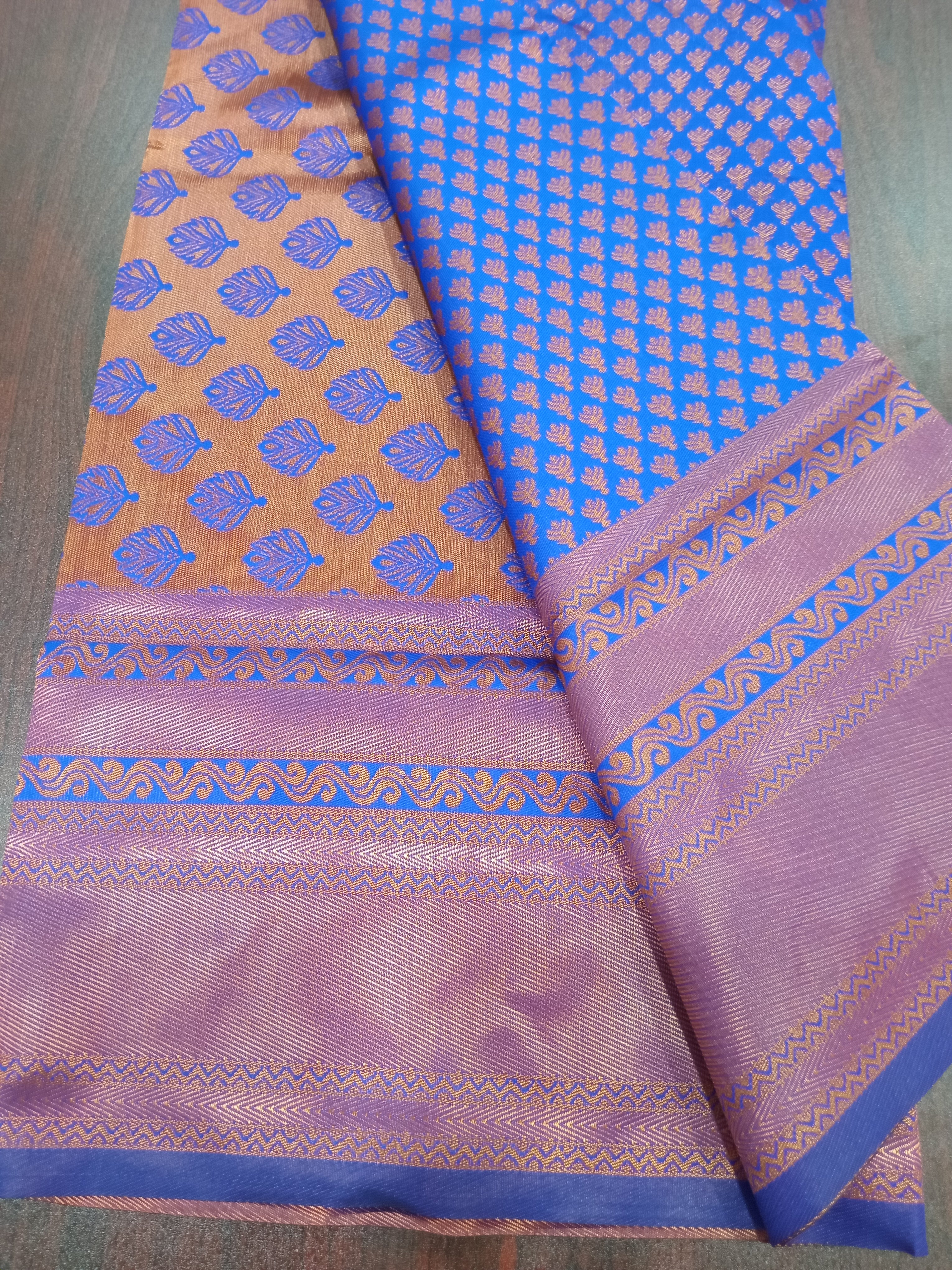 Silk Blend Butta Motif saree Light weight with golden silk threads with detailed Pallu