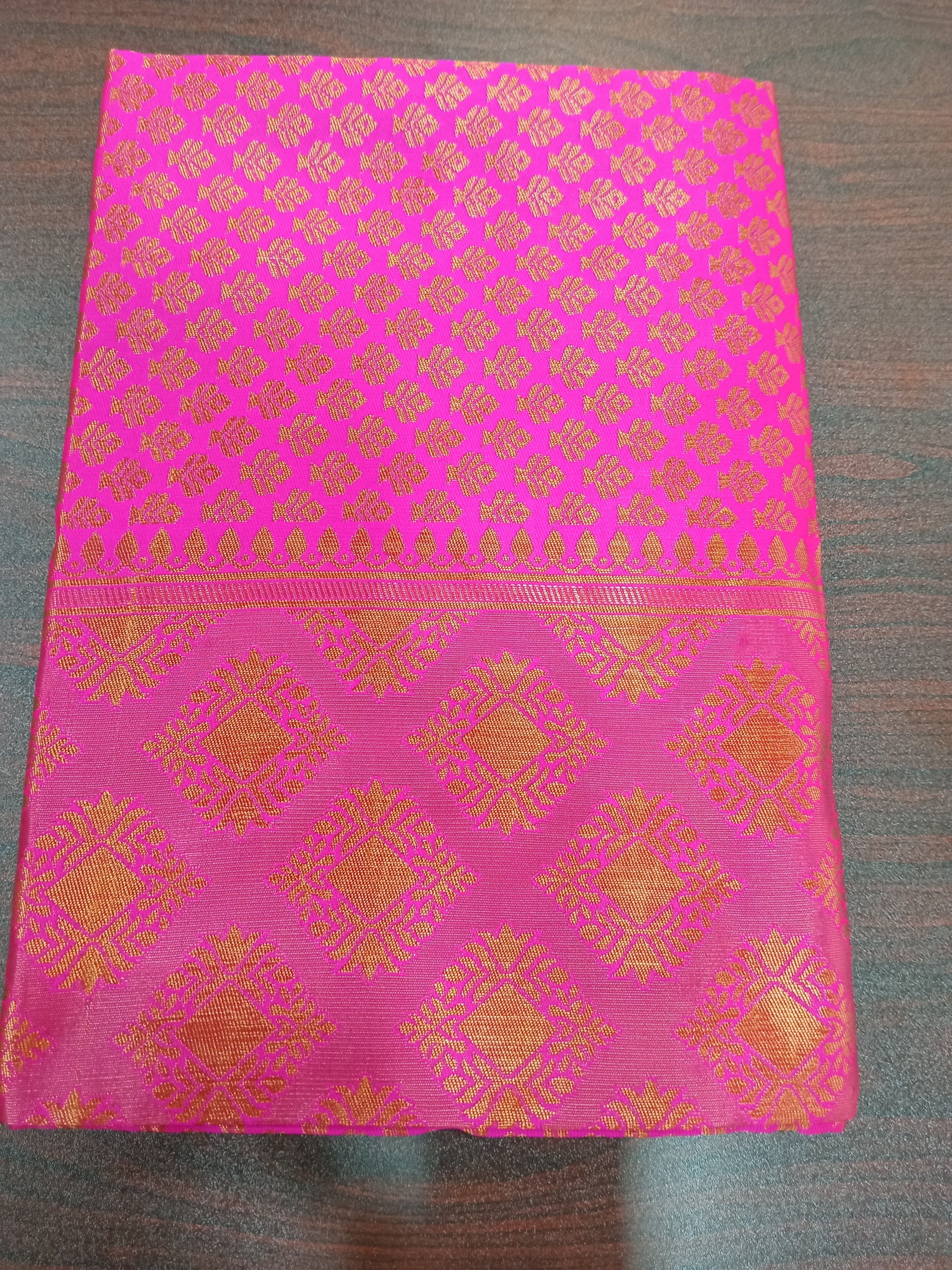 Silk Blend Butta Motif saree Light weight with golden silk threads with detailed Pallu