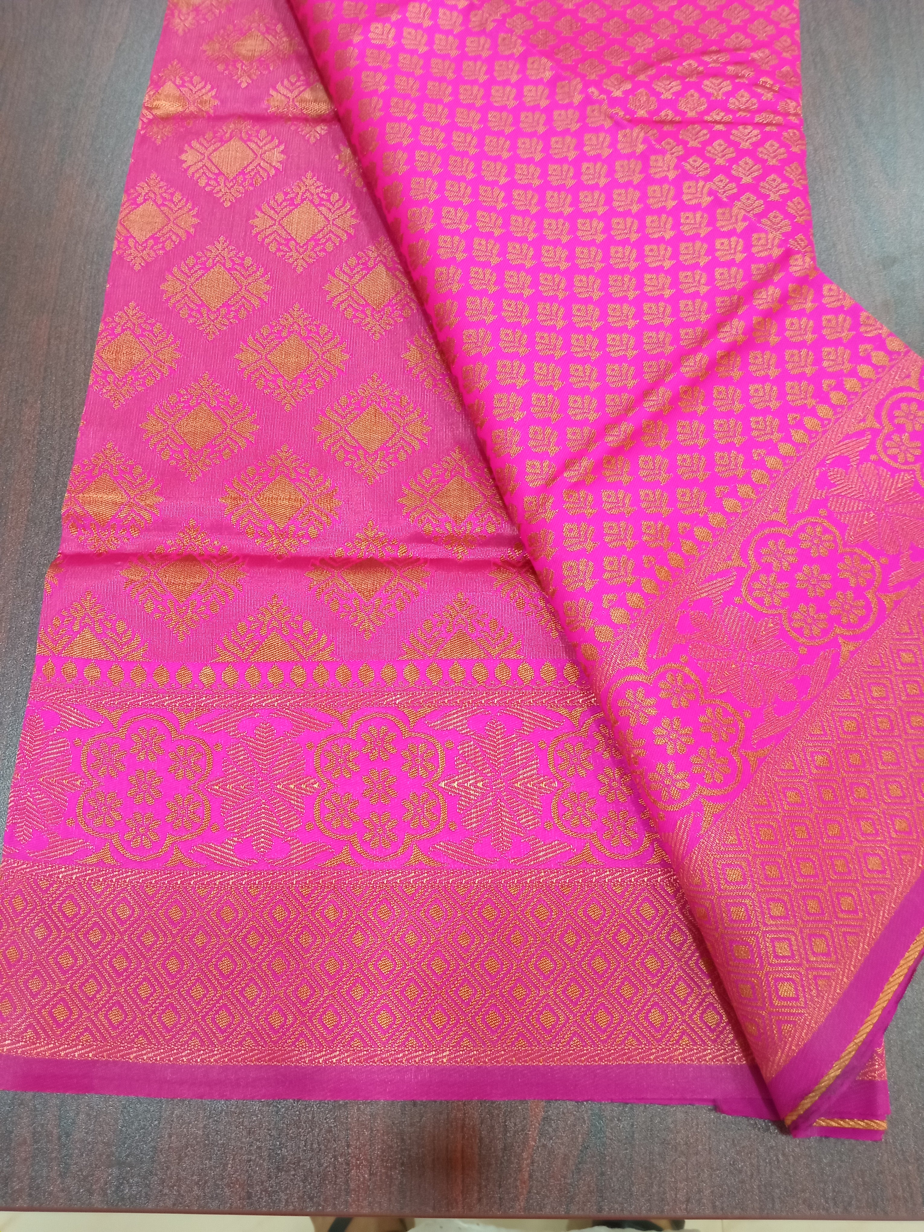 Silk Blend Butta Motif saree Light weight with golden silk threads with detailed Pallu