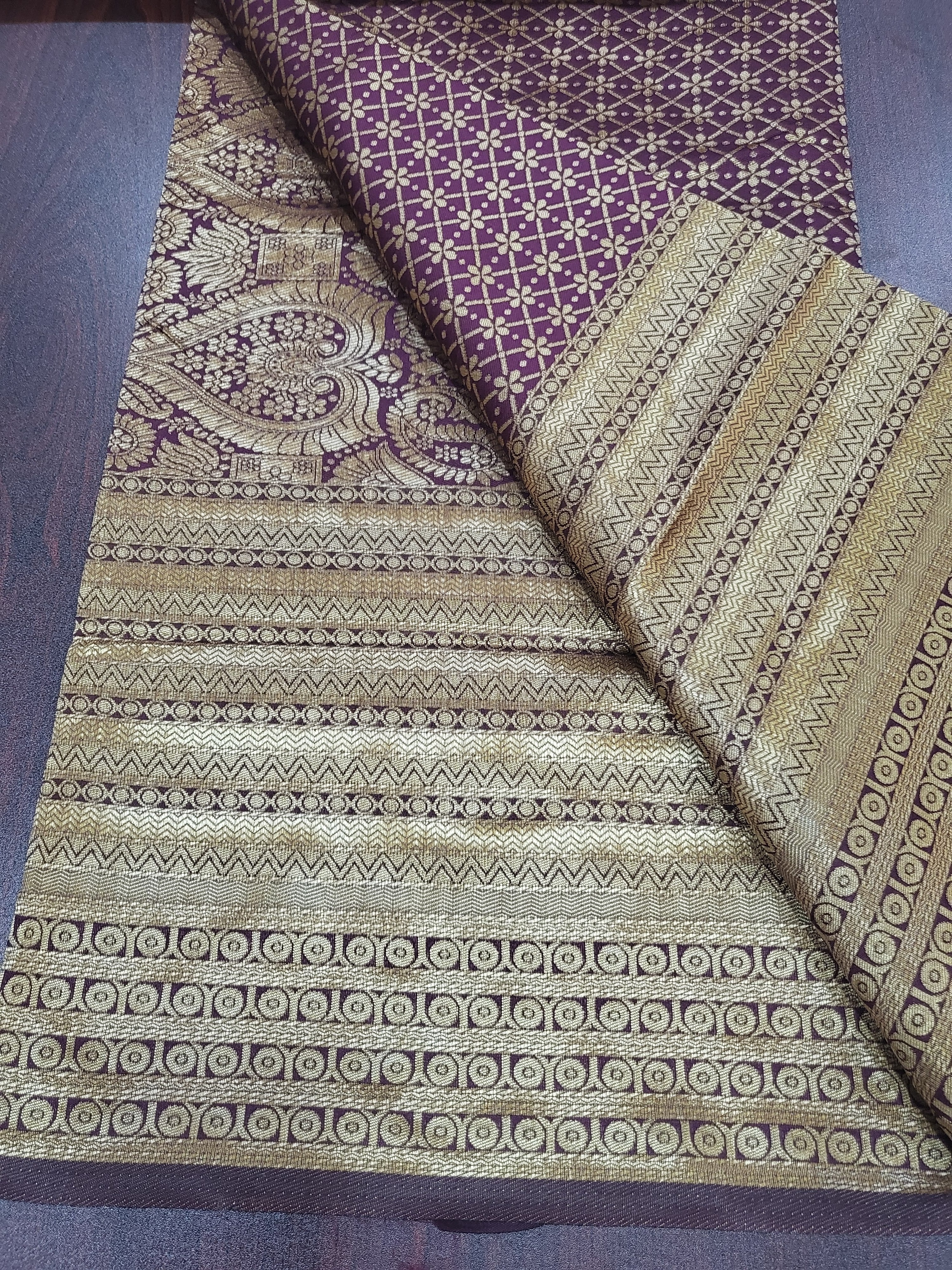 Silk Blend Butta Motif saree Light weight with golden silk threads with detailed Pallu