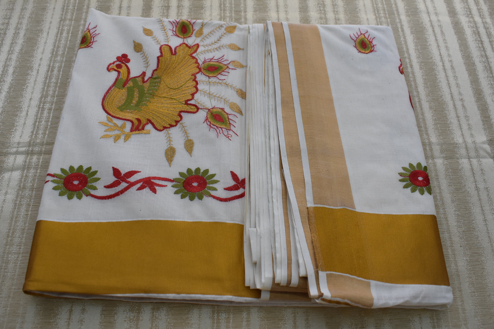 Ivory White Color - South Kasavu Cotton Saree - Pure Silk Thread Embroidered - Peacock & Flowers Embroidery 1