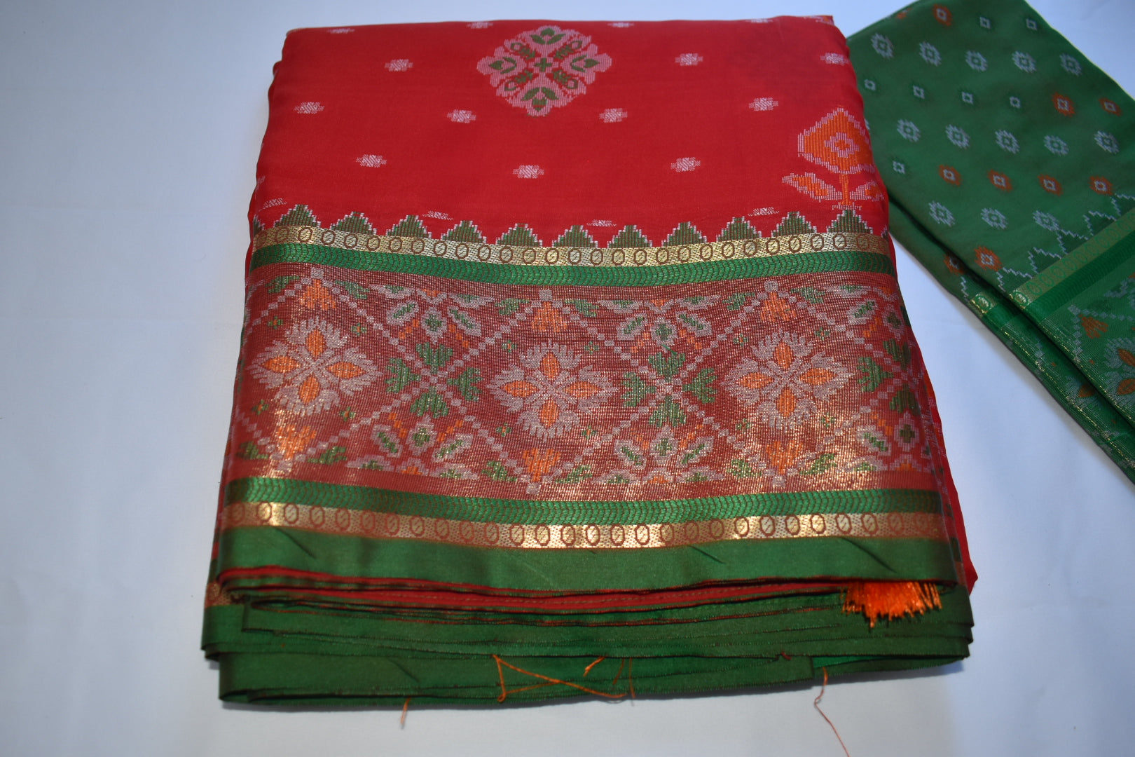 Red Color - Silk Patola Saree - Silk Zari Border Thread Floral Pattern - Green Contrast Border