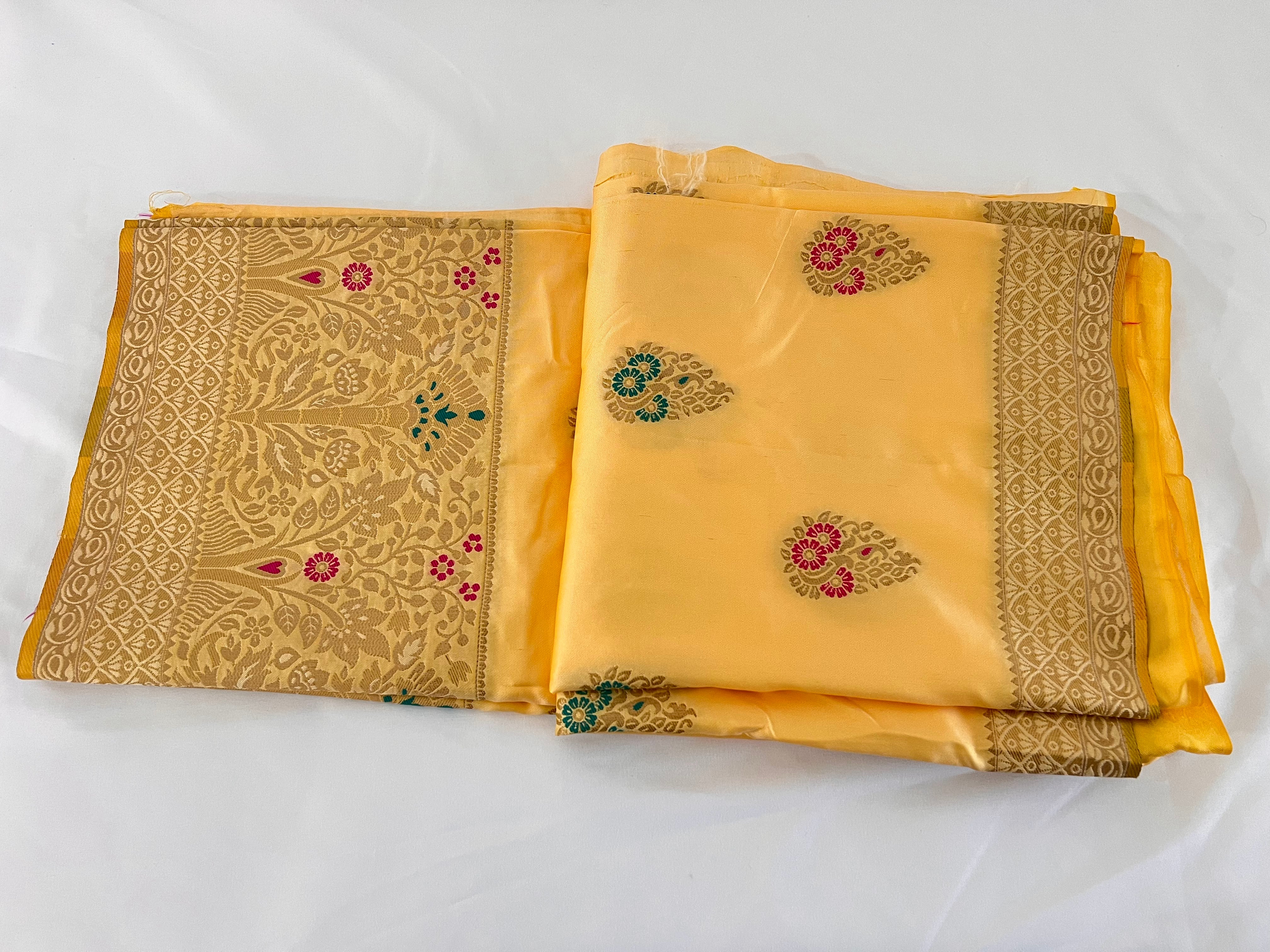 Light Yellow Color - Silk Banarsi Saree - Silk Thread Zari Work