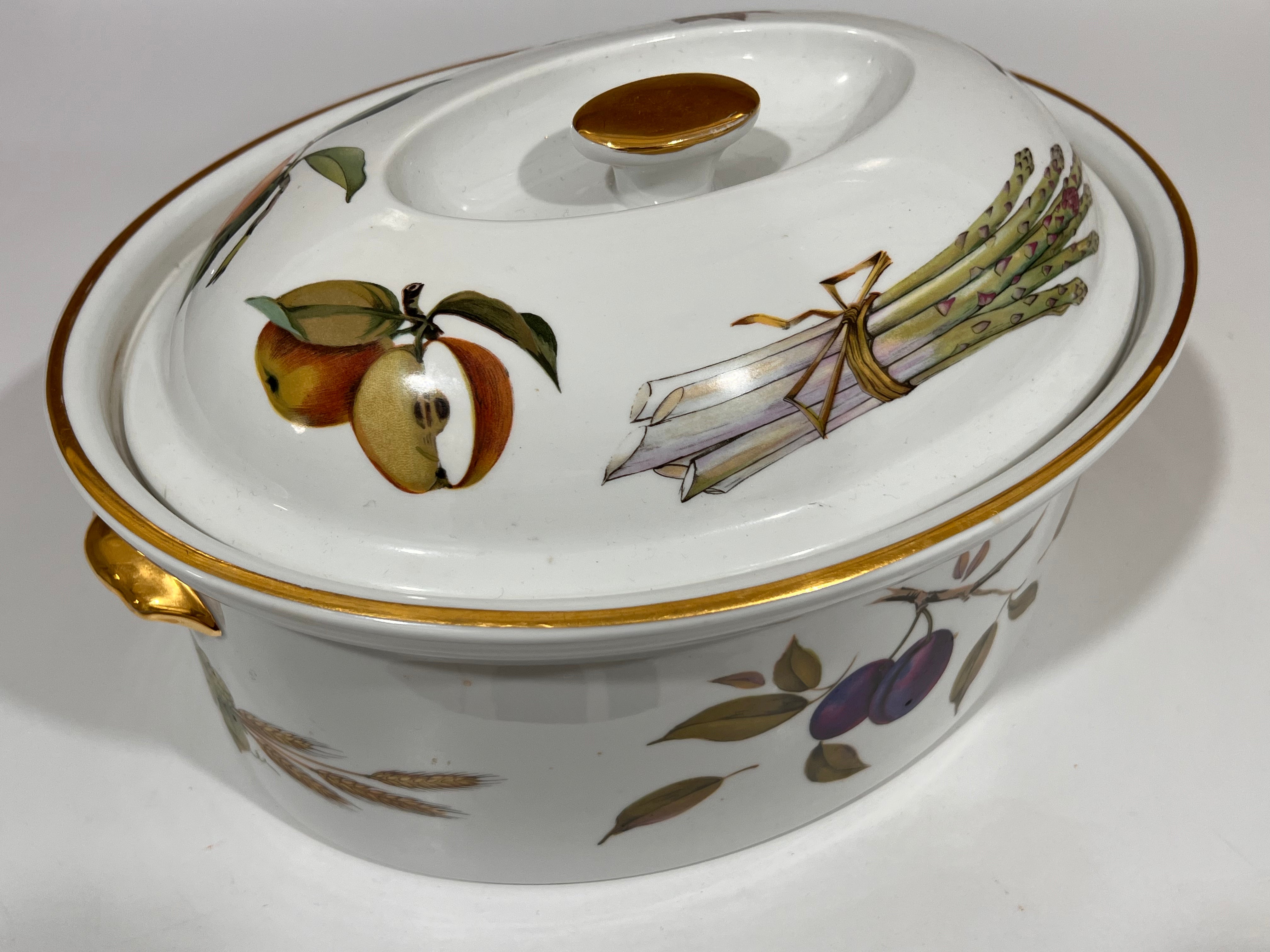 Royal Worcester Evesham Original Porcelain Fine China - Big Serving Dish With Lid - Gold Trim - From England