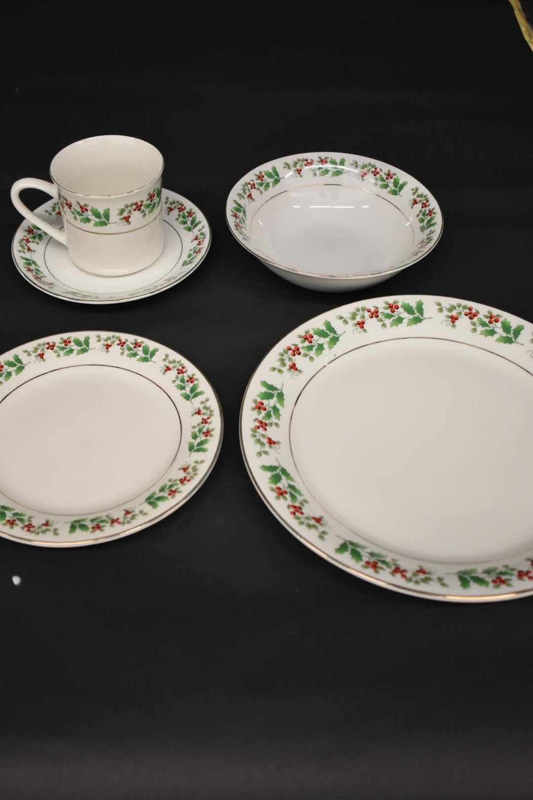 Holiday Holly Pattern - Mid Century Gold Trim Porcelain Fine China - 5 Piece Dinner Set
