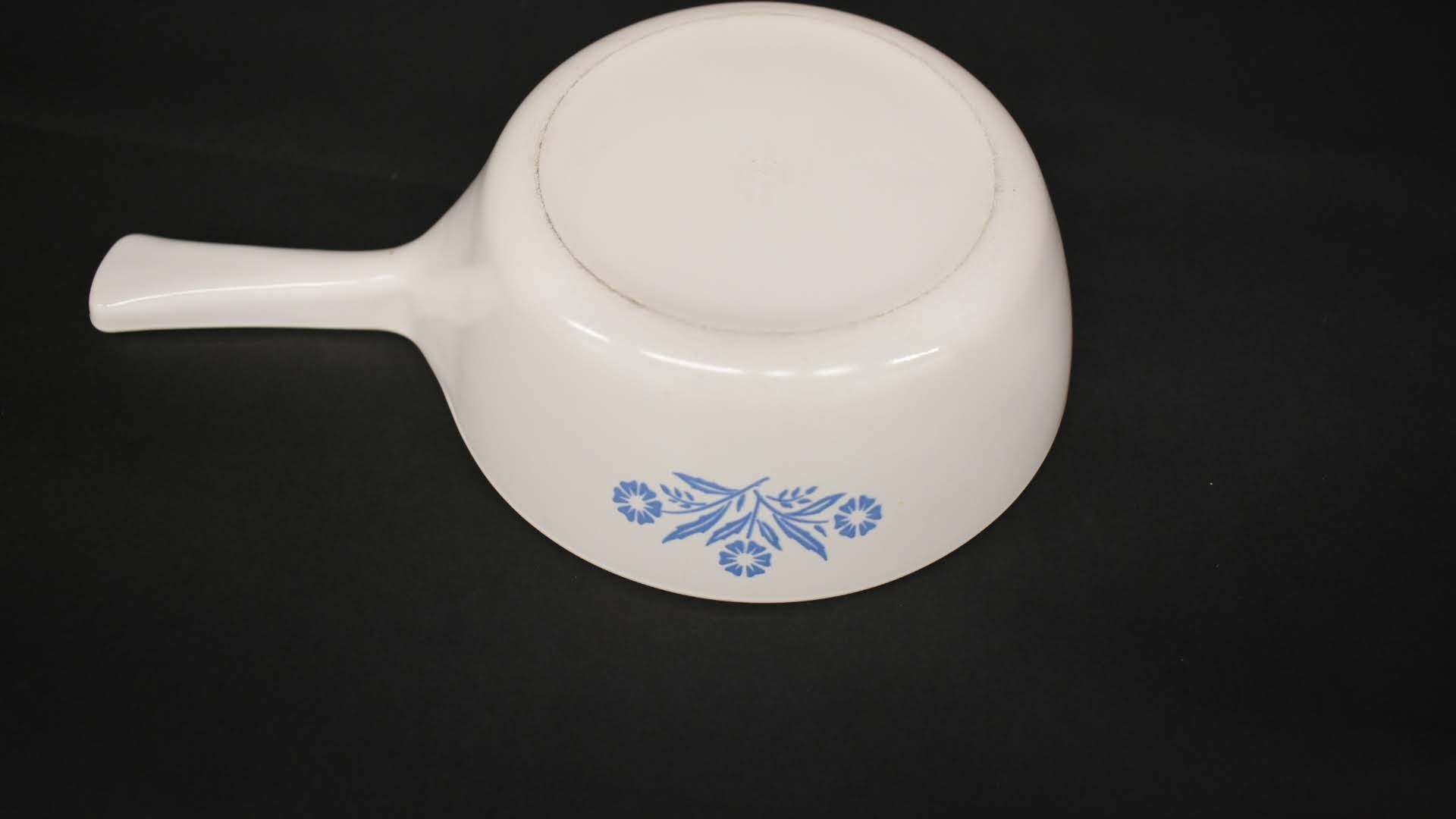 Corning ware - White Blue Corn Flower - Corning ware Casserole - Round Shape with Handle -  Pre- owned