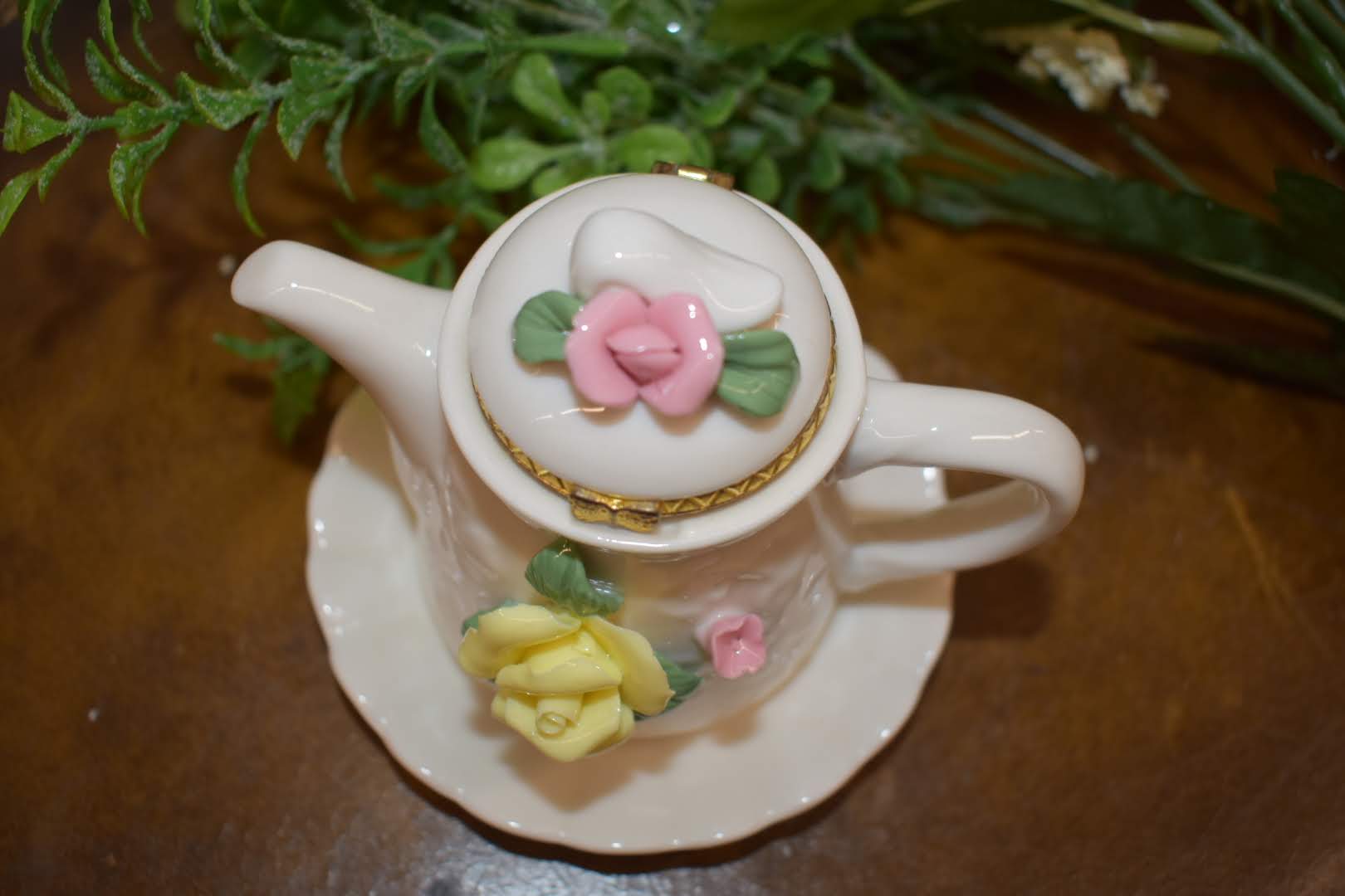Mini Tea Pot Ivory White color - Fine Porcelain China Home Décor - Rose Flowers and Embossed floral pattern