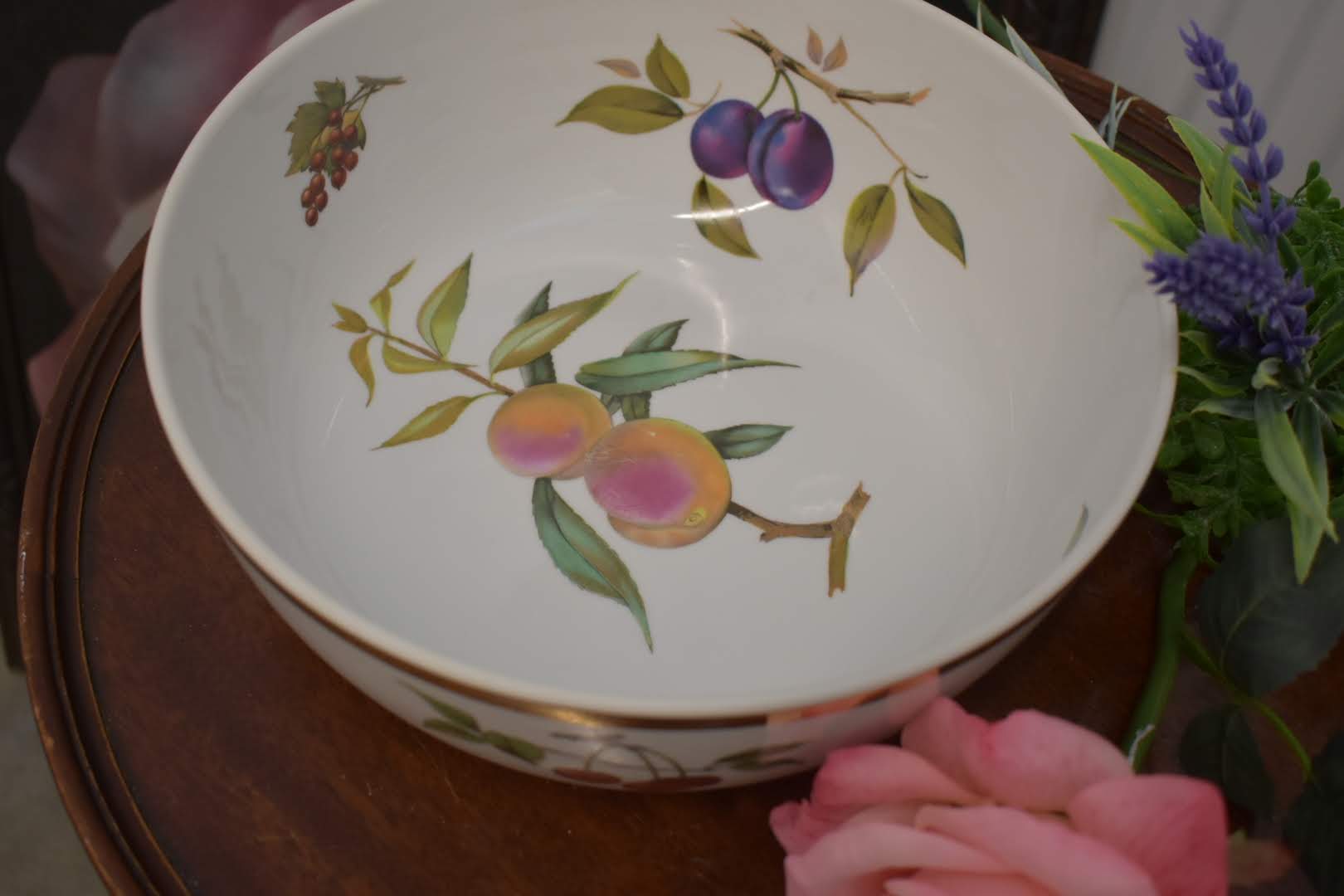 Royal Worchester Evesham Original Porcelain Fine China - Huge Bowl - Gold Trim - From England