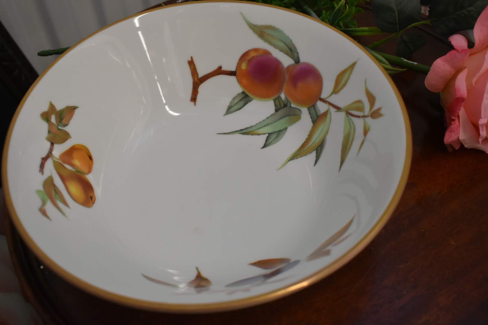 Royal Worchester Evesham - Fine Porcelain China - Large Vegetable Bowl - 22k Gold Trim