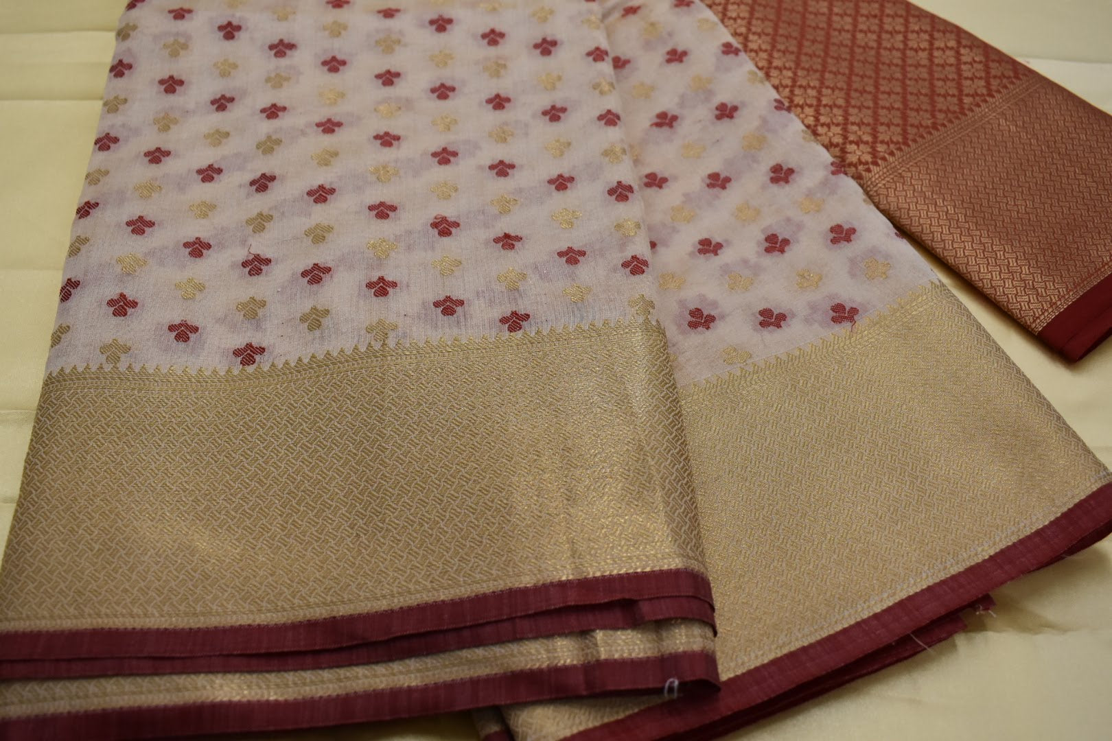 Cream Red Color - Chandheri Silk Saree - Silk Zari And Thread - Modern Small Motif pattern