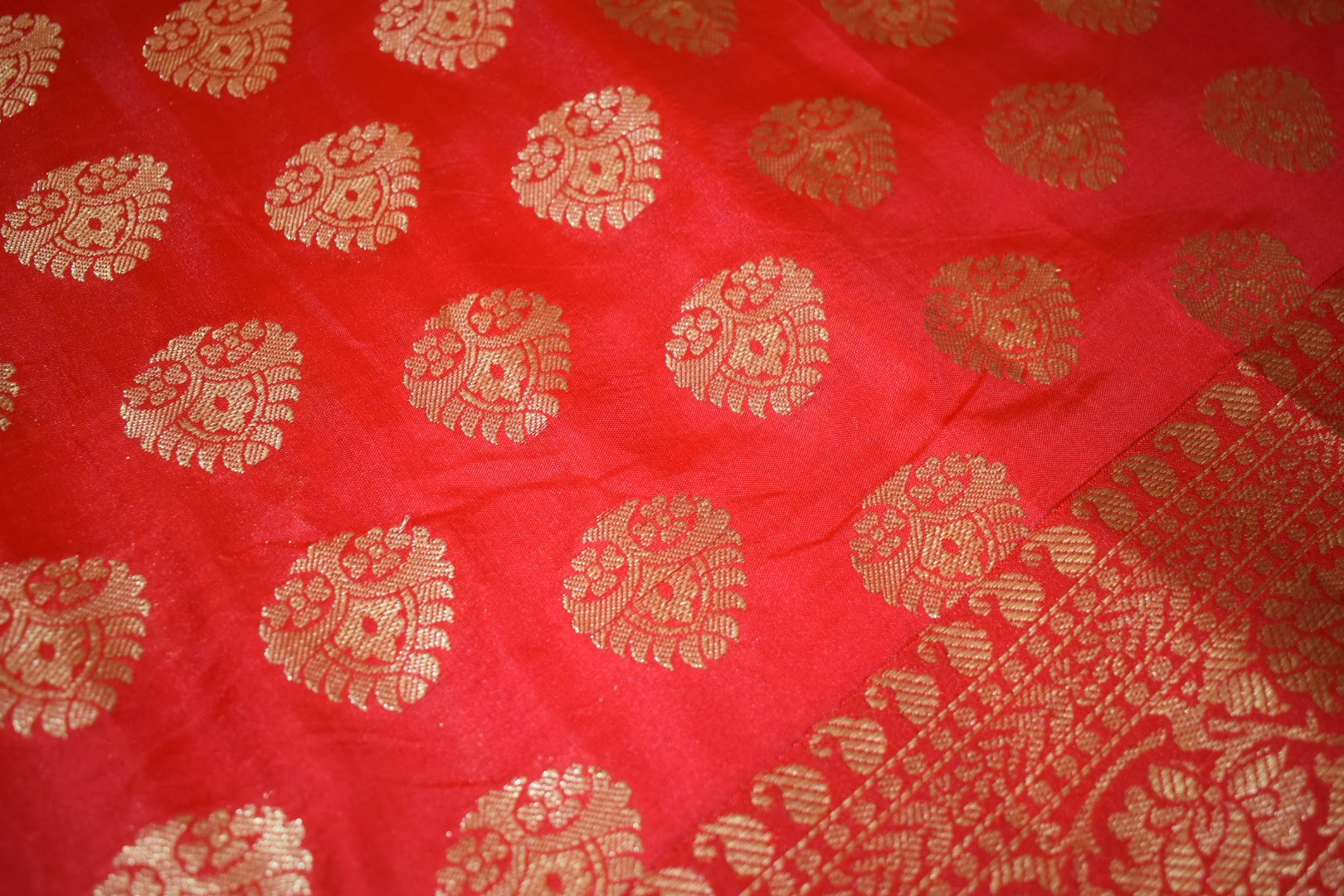Silk Saree- Red Color - Contrast Pallu - Gold Zari And Silk Thread Floral Design