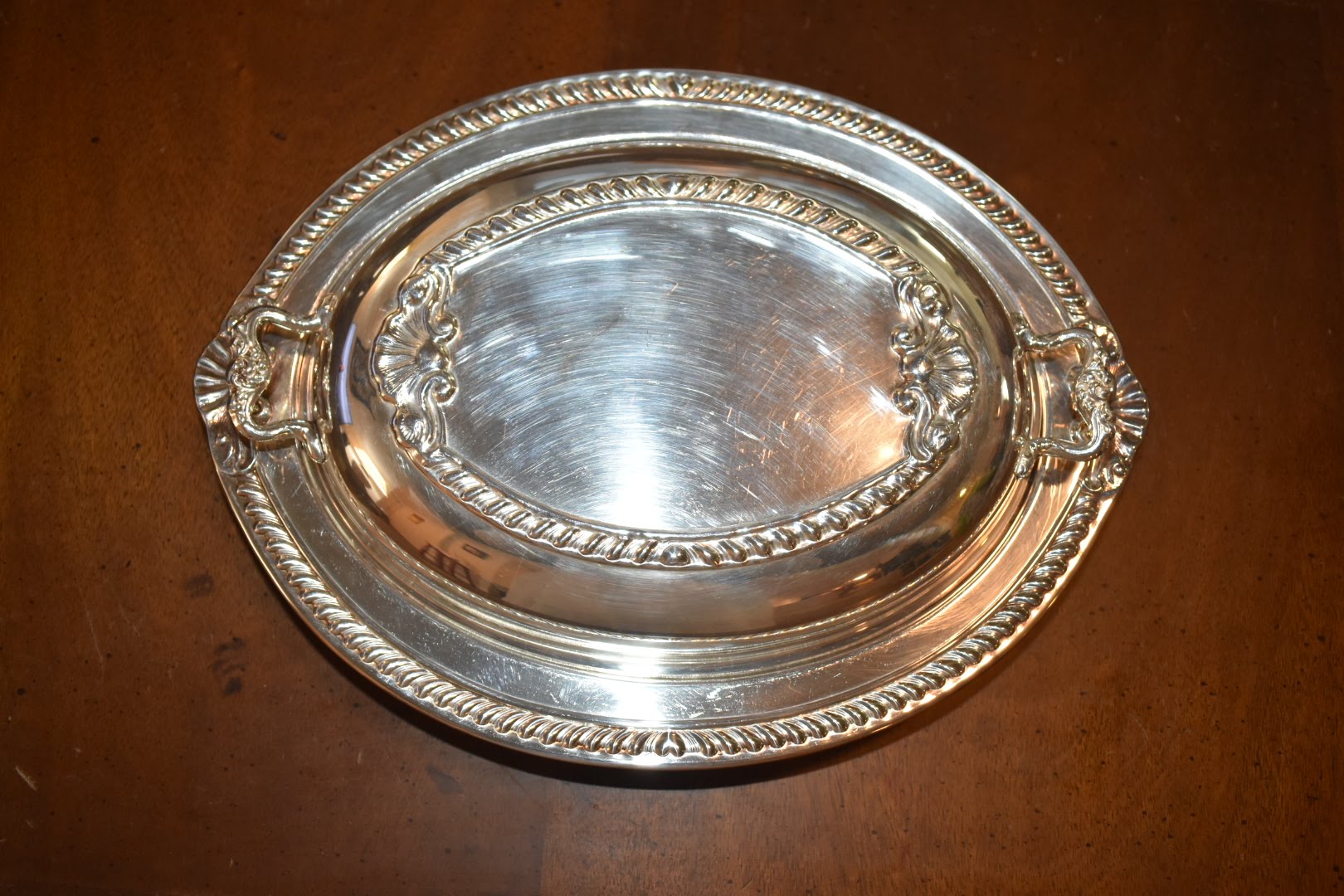Silver Plated Mid Century Oval Shape Leaf Pattern Vegetable Bowl With Lid