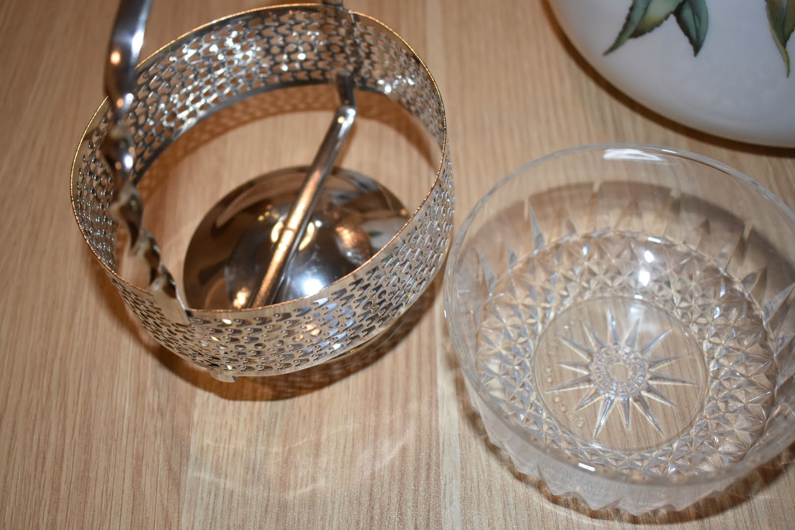 Crystal Glass Mid Century Condiment Bowl With Silver Plated Holder - Tray 11