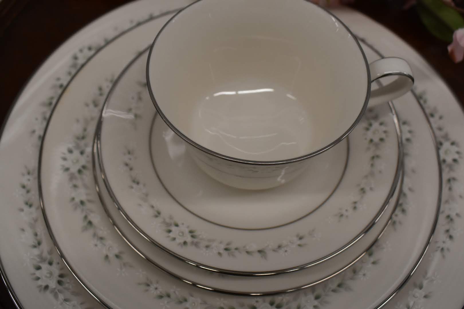 Noritake Heather - Porcelain Fine China -  Pastel Color - 5 Piece Dinnerware Set