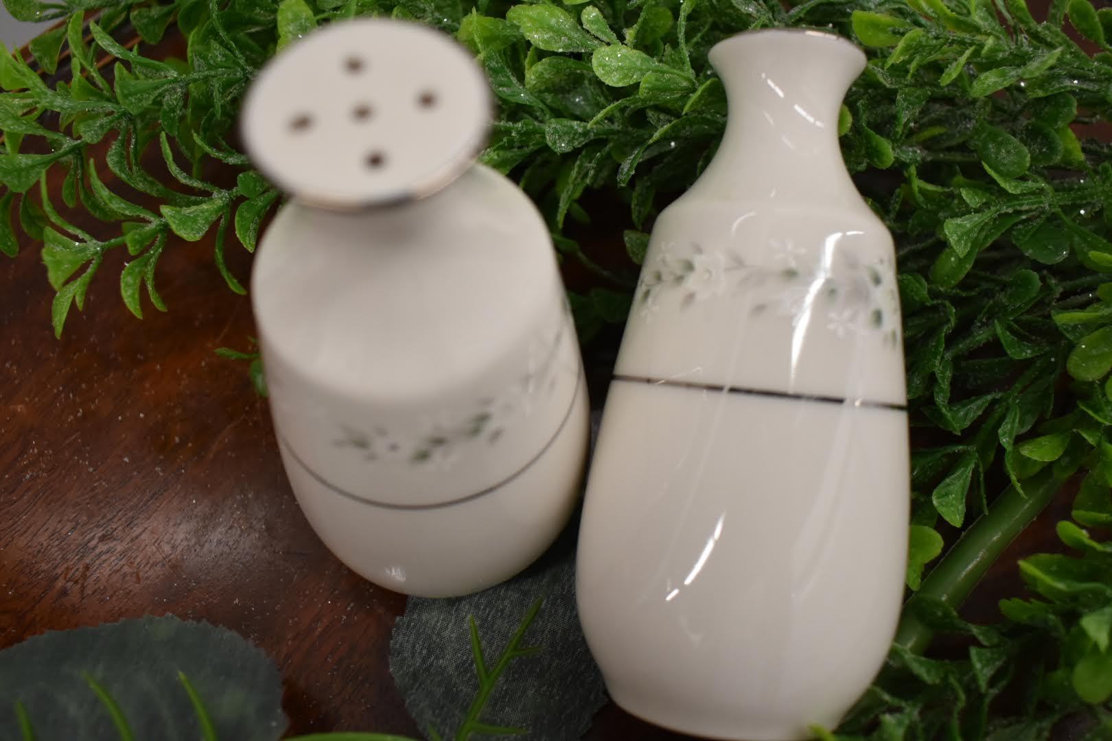 Noritake Heather - Porcelain Fine China -  Pastel Color - Salt & Pepper Shaker Set