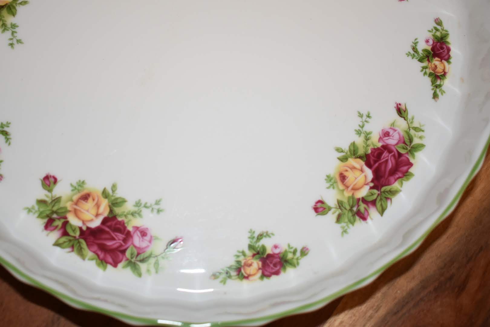 Royal Albert - Porcelain Fine China - Quiche Shape Large Platter - Old Country Roses