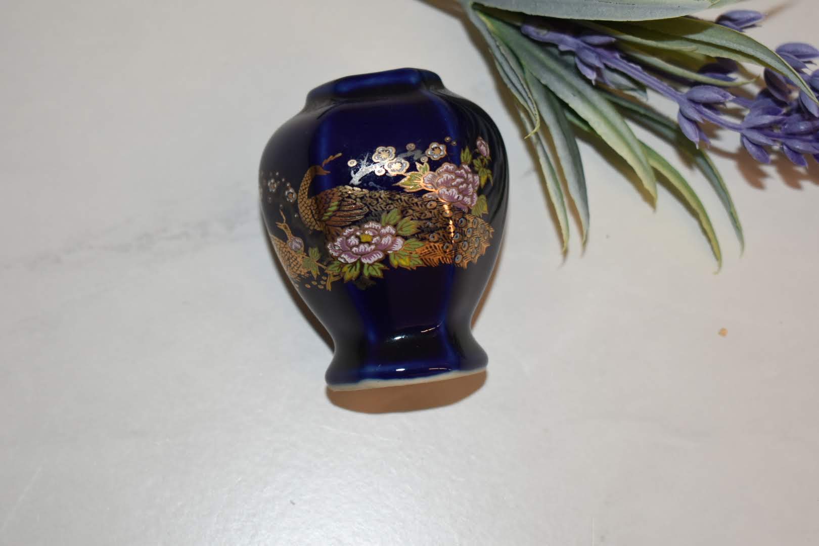 Porcelain Mini Vase - Gold Peacock Pattern - Oriental Home Décor