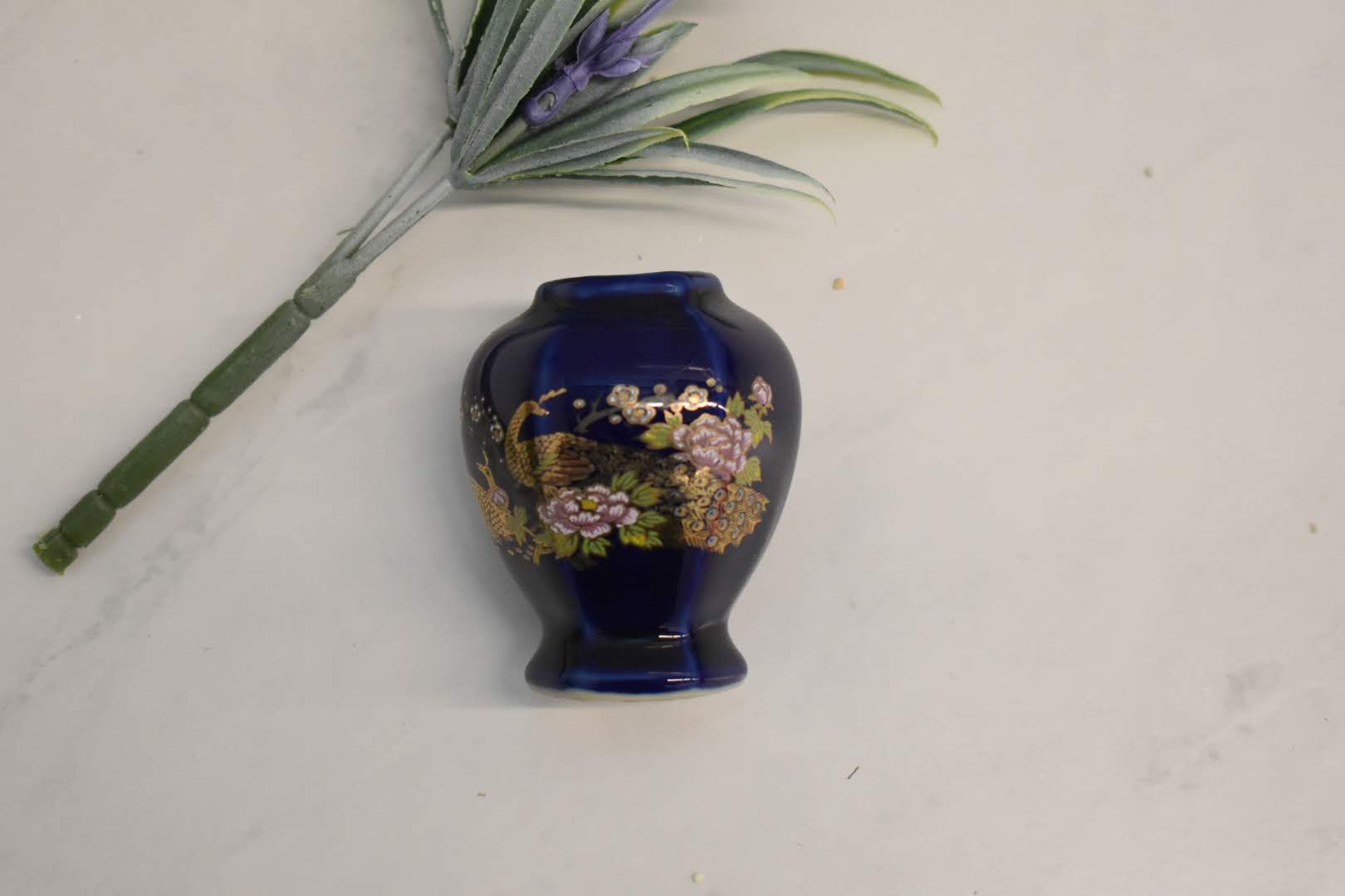 Porcelain Mini Vase - Gold Peacock Pattern - Oriental Home Décor