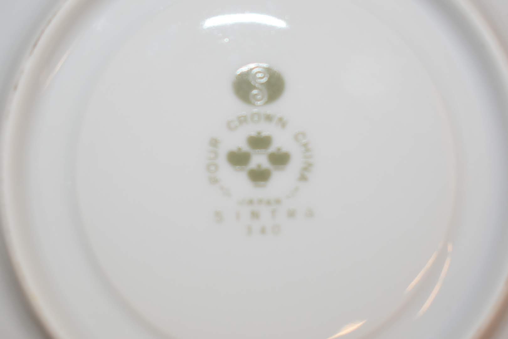 Four Crown China - Porcelain Fine China - Pastel Color - 4 Piece Dinnerware Set - Platinum Rim