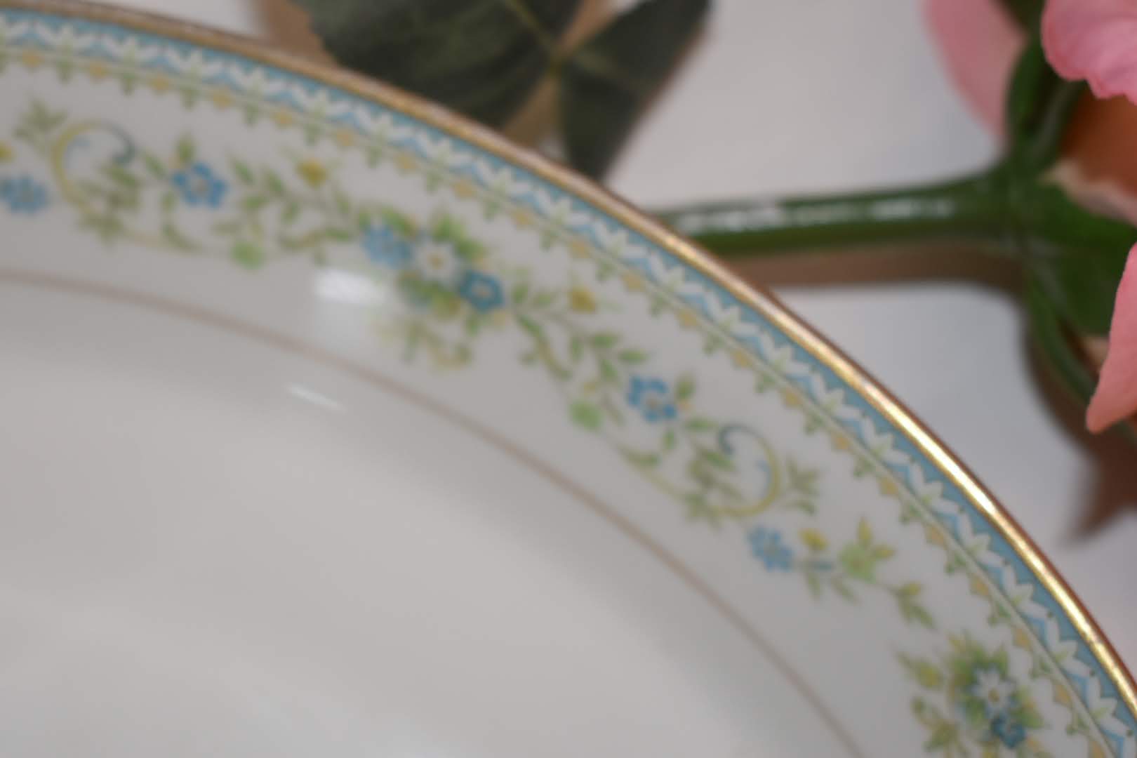Noritake Contemporary Spring Meadow - Fine Porcelain China - Oval Vegetable Bowl