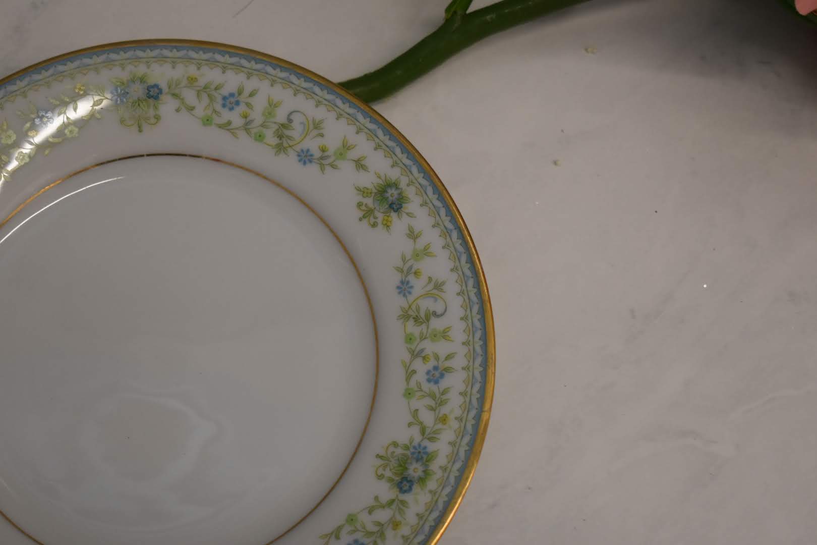 Noritake Contemporary Spring Meadow - Fine Porcelain China - Desert Plate - Platter