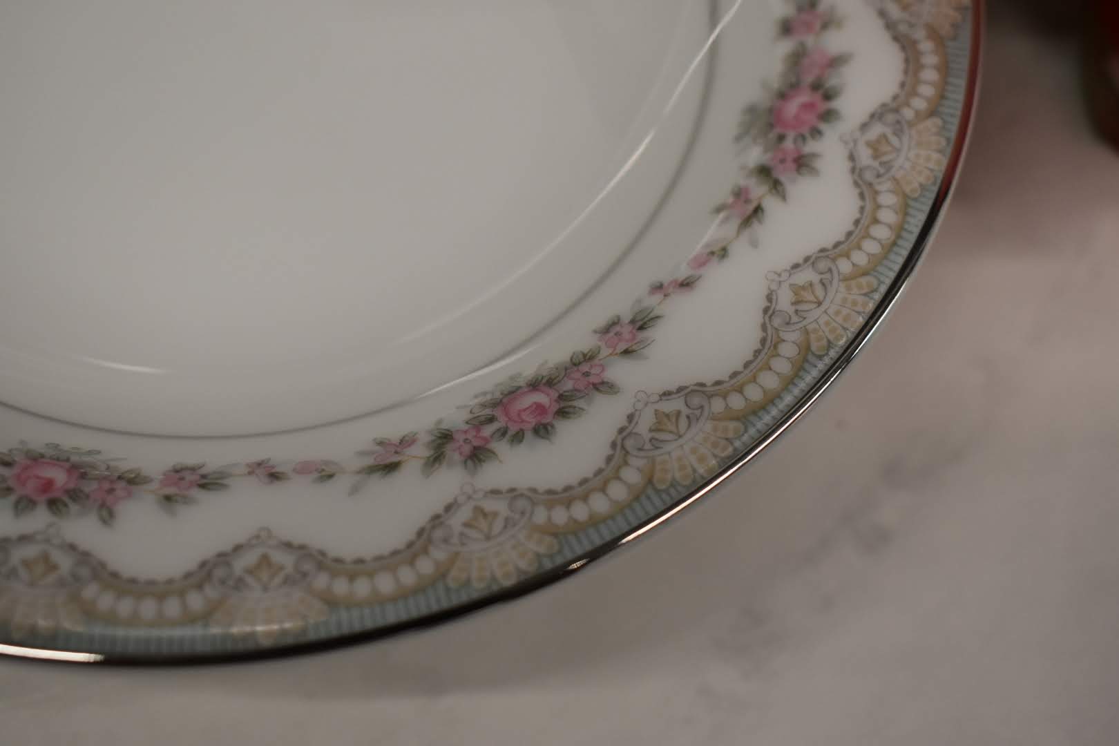 Noritake Glenwood - Fine Porcelain China - 5770 pattern - Small Round Vegetable Bowl