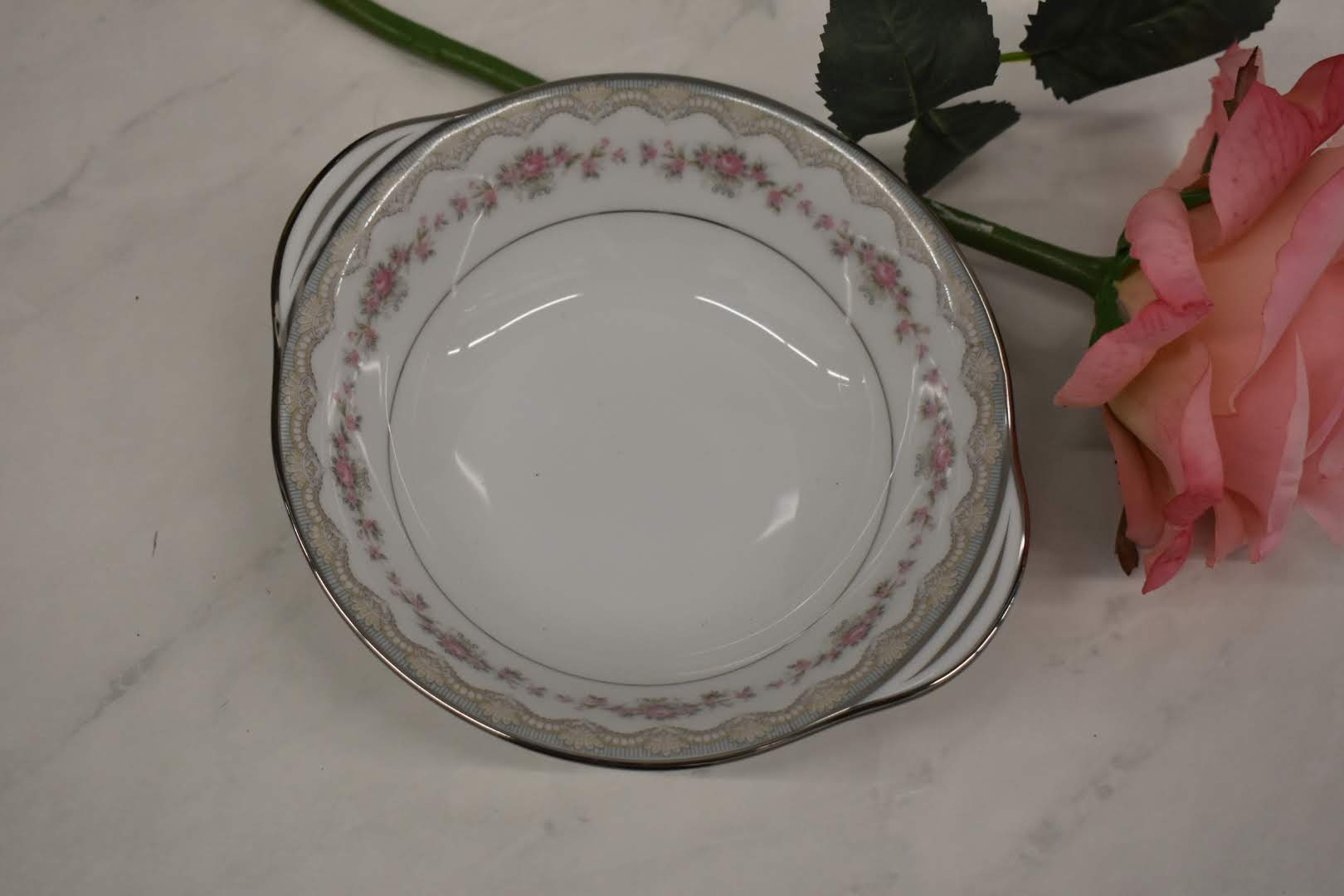 Noritake Glenwood - Fine Porcelain China - Platinum Rim - 5770 pattern - Small Round Vegetable Bowl with Handles