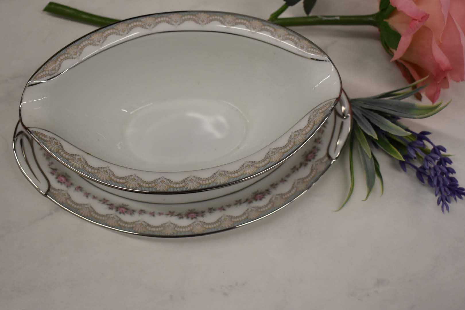 Noritake Glenwood - Fine Porcelain China - Platinum Rim - 5770 pattern - Gravy Boat