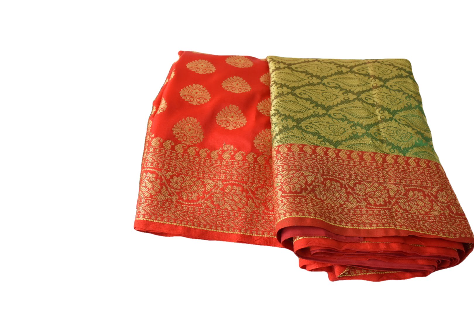 Silk Saree- Red Color - Contrast Pallu - Gold Zari And Silk Thread Floral Design