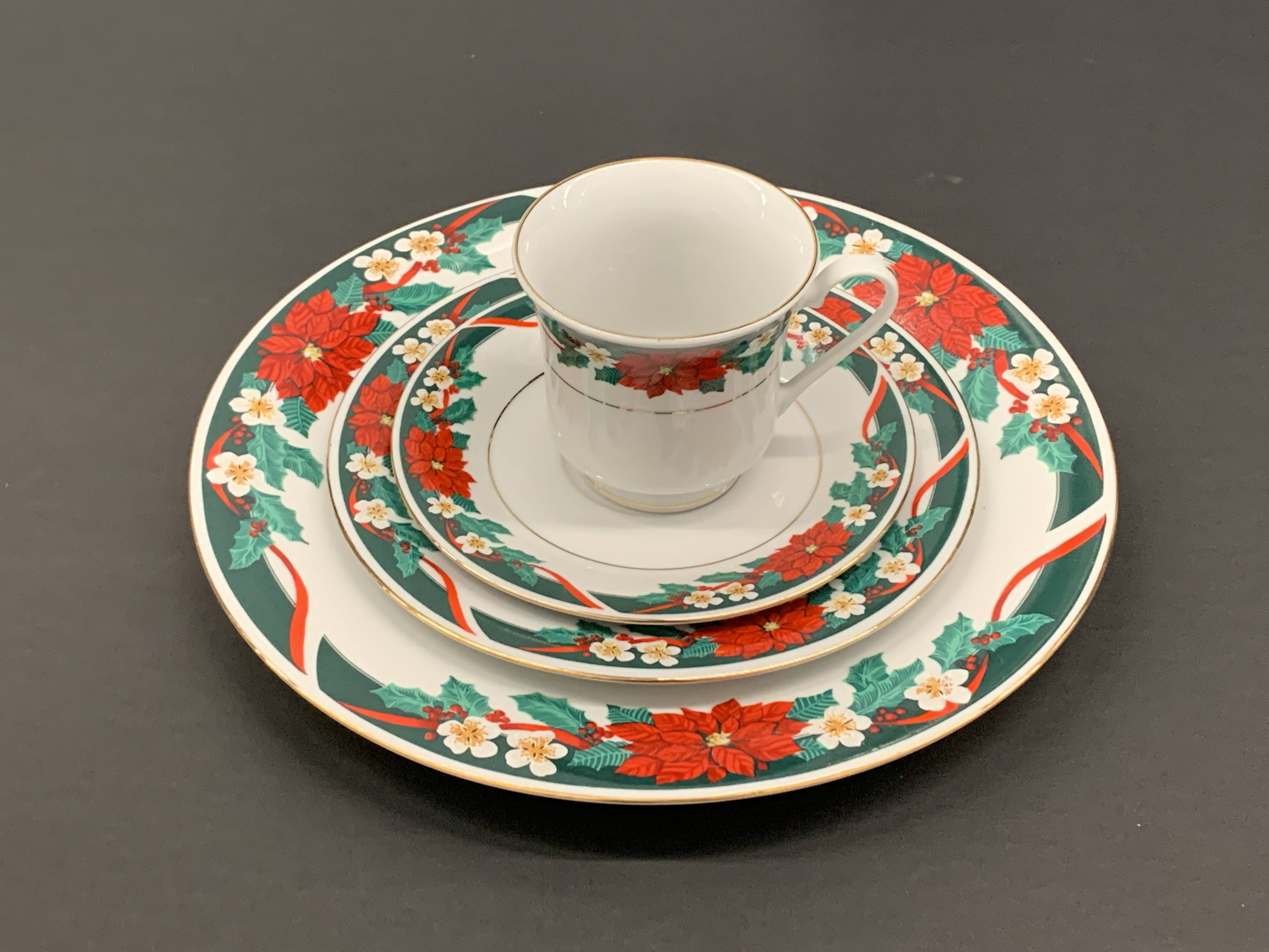 Tienshan Porcelain Fine China - Deck The Halls - 4 Piece Dinnerware Set